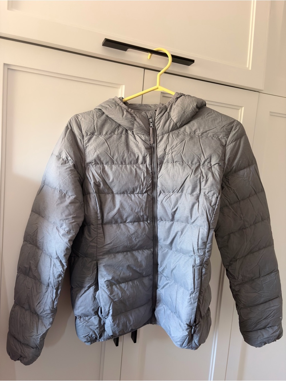 TNA The Little Puff Lightweight Hooded Jacket - Light Gray